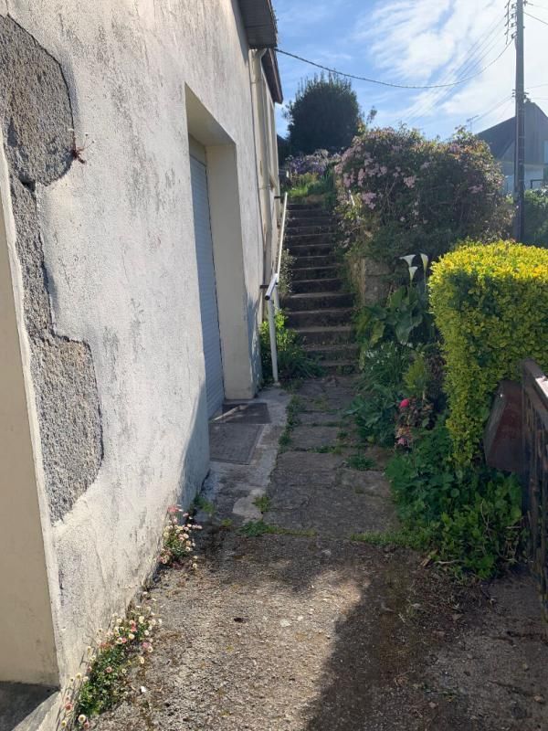 QUIMPERLE Quimperlé basse ville Maison 3CH + dépendances, calme, terrain constructible 3