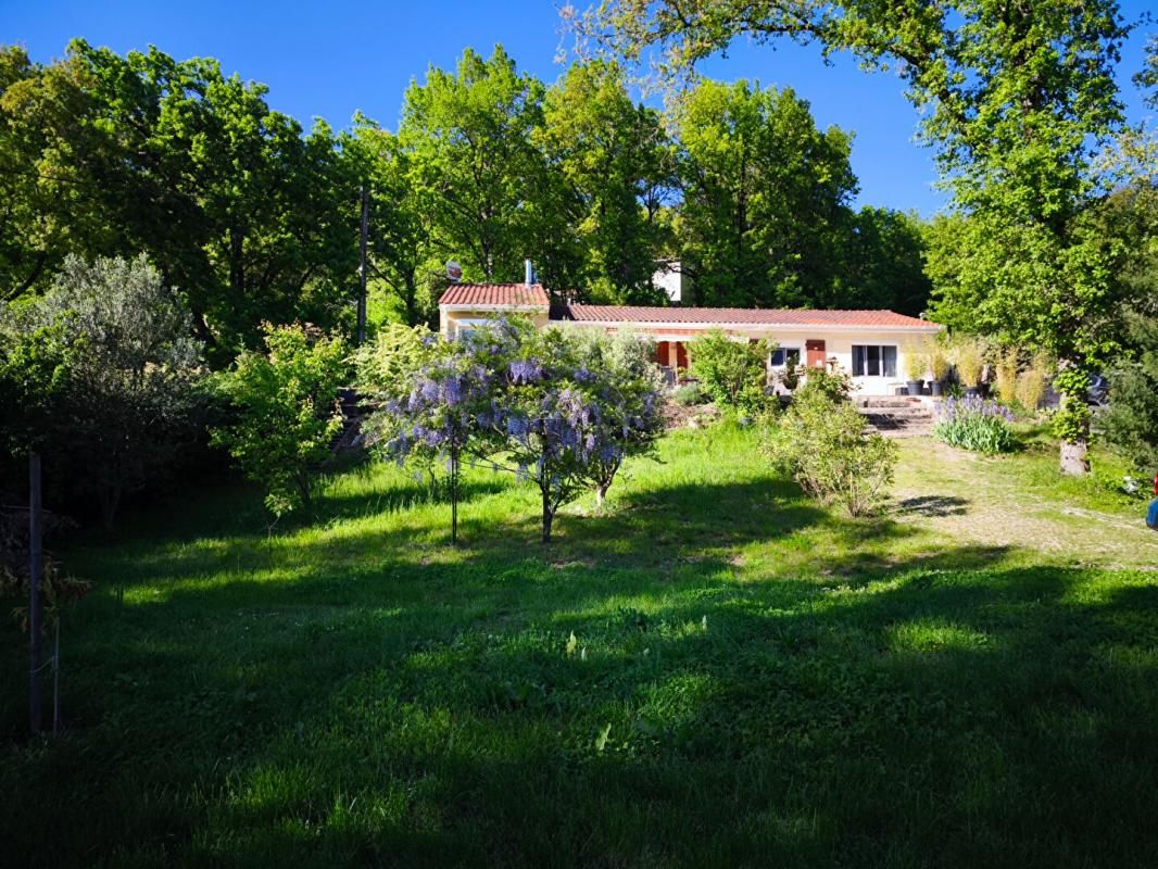 SAIX MAISON DE PLAIN-PIED - PISCINE CHAUFFEE - TERRASSE - ENVIRONNEMENT CALME - DPE C 1