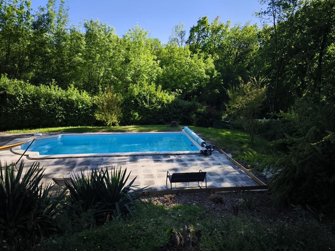 SAIX MAISON DE PLAIN-PIED - PISCINE CHAUFFEE - TERRASSE - ENVIRONNEMENT CALME - DPE C 2