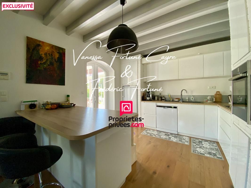 SAINT-ANDRE-DE-CUBZAC Maison  5 pièces 203 m2 3