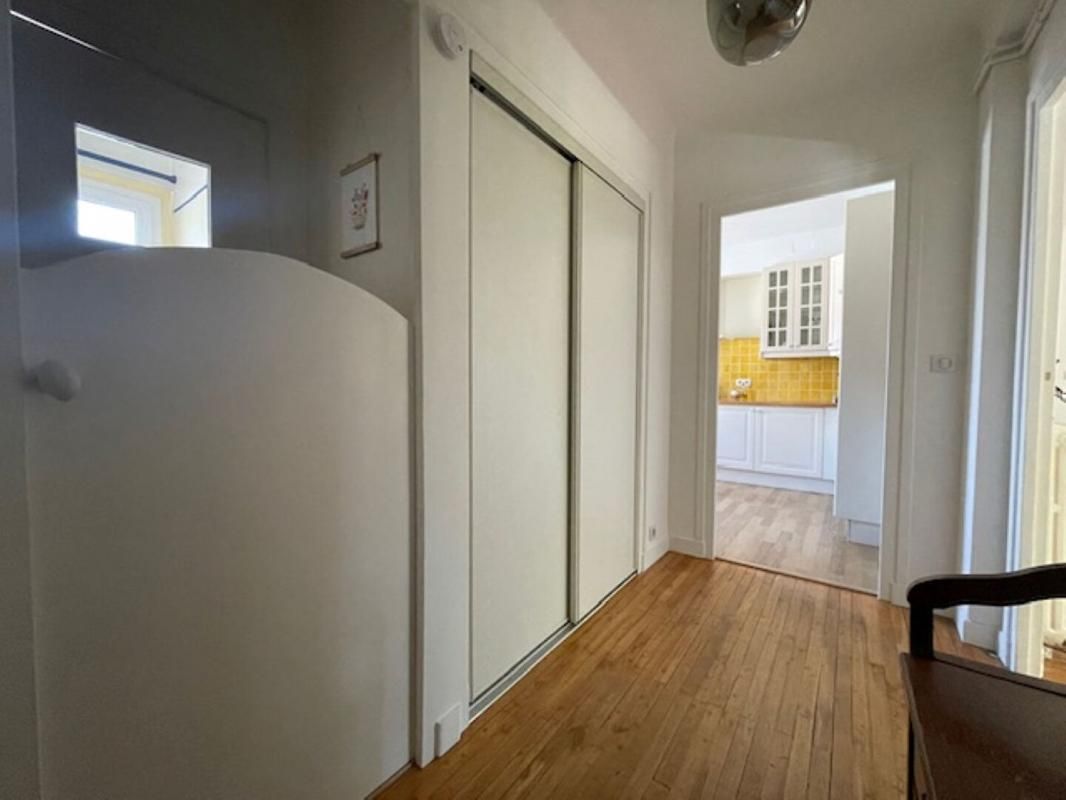 SAINT-NAZAIRE Appartement de charme avec studio indépendant, grand garage , parc boisé et cave 2