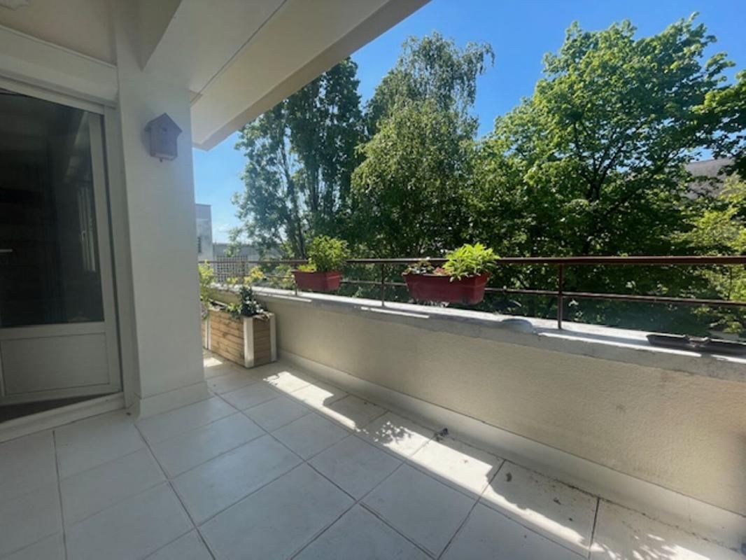 SAINT-NAZAIRE Appartement de charme avec studio indépendant, grand garage , parc boisé et cave 4