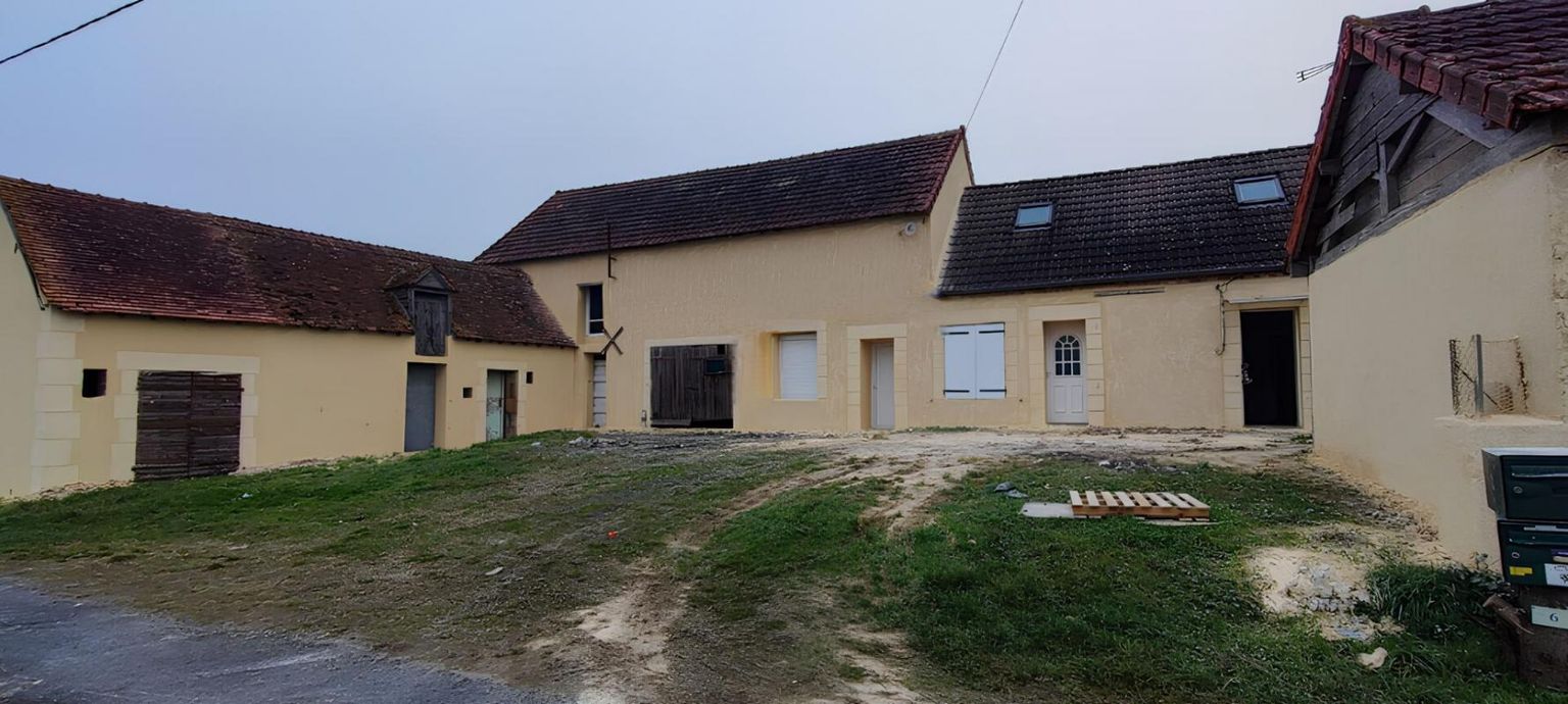 MORNAY-SUR-ALLIER - MAISON AVEC 2 HA