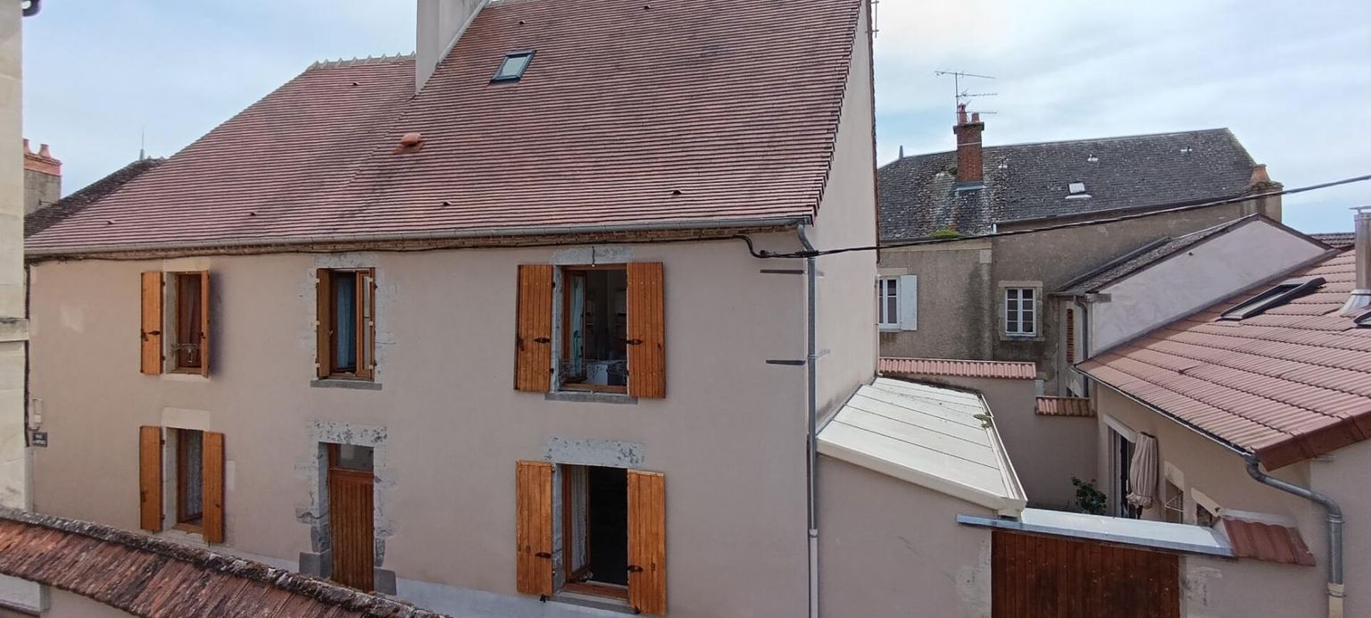LE VEURDRE LE VEURDRE - MAISON DE BOURG 180 M2, STUDIO, TERRAIN + GARAGE 1