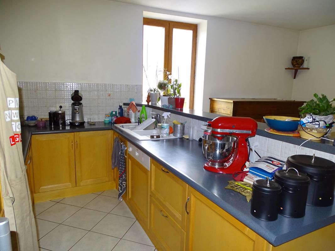 AURIAC-DU-PERIGORD Maison Auriac Du Périgord 6 pièce(s) 107.78 m2 3