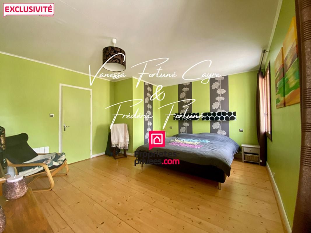 COUTRAS Maison Familiale + Appartement Indépendant | 200 m² | Garage XXL | Rentabilité + Potentiel Famille ! 4