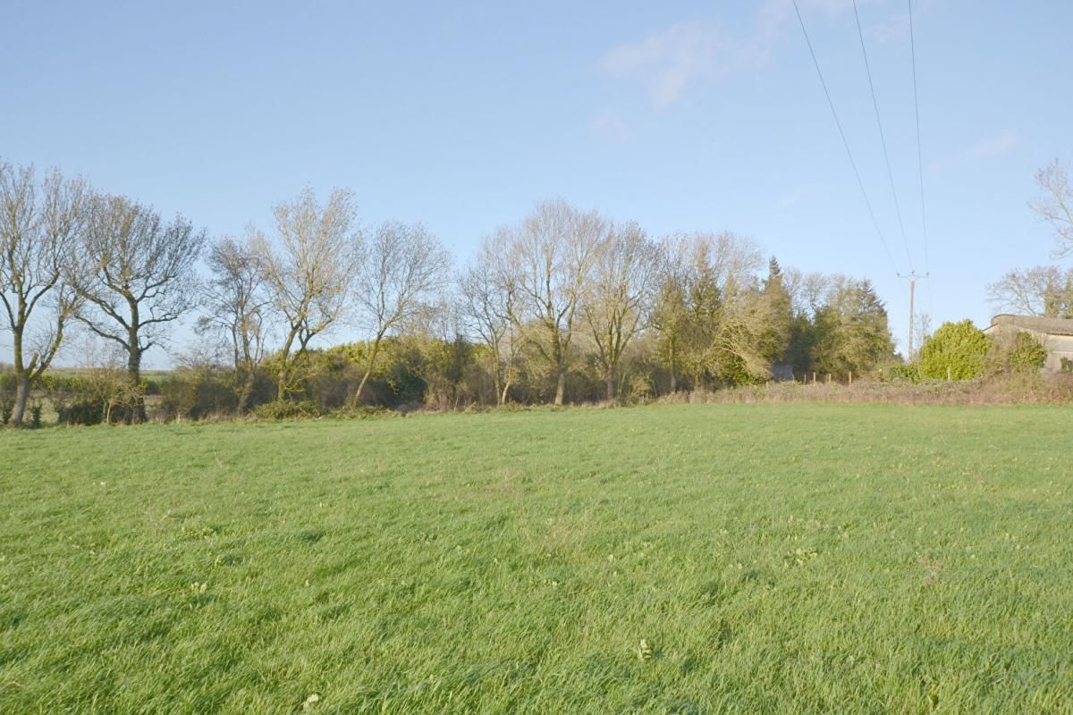 LA BRETONNIERE-LA-CLAYE Terrain La Bretonniere La Claye 1400 m2 2
