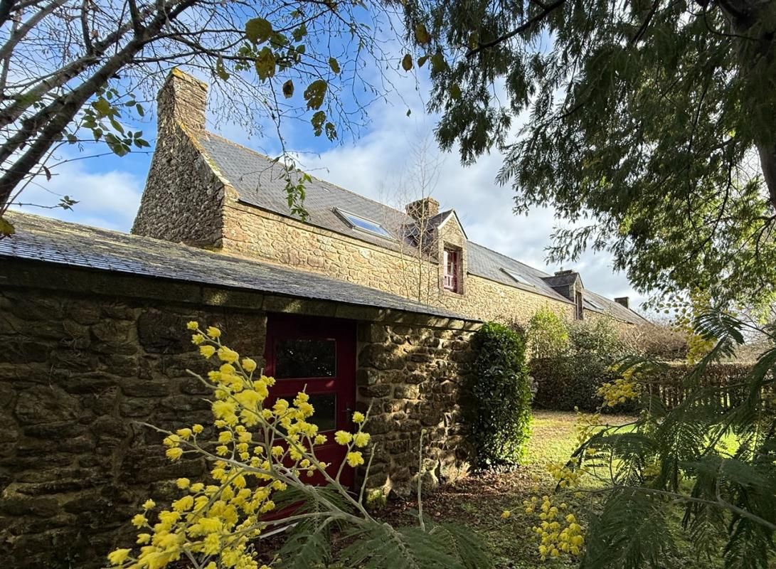 AURAY PLOUGOUMELEN - GITES, LONGERE, MURS 1