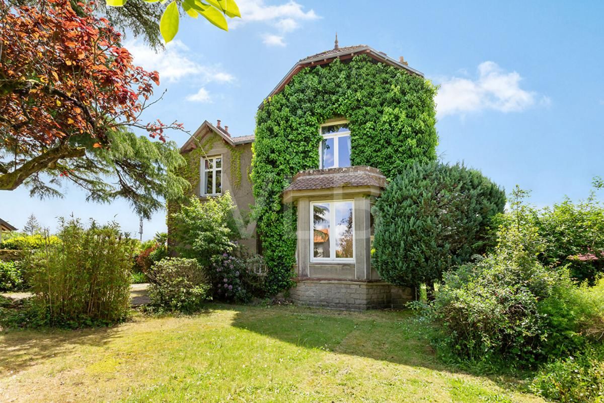CLISSON Maison Bourgeoise de 1900 de 200m2 sur 2 niveaux 1