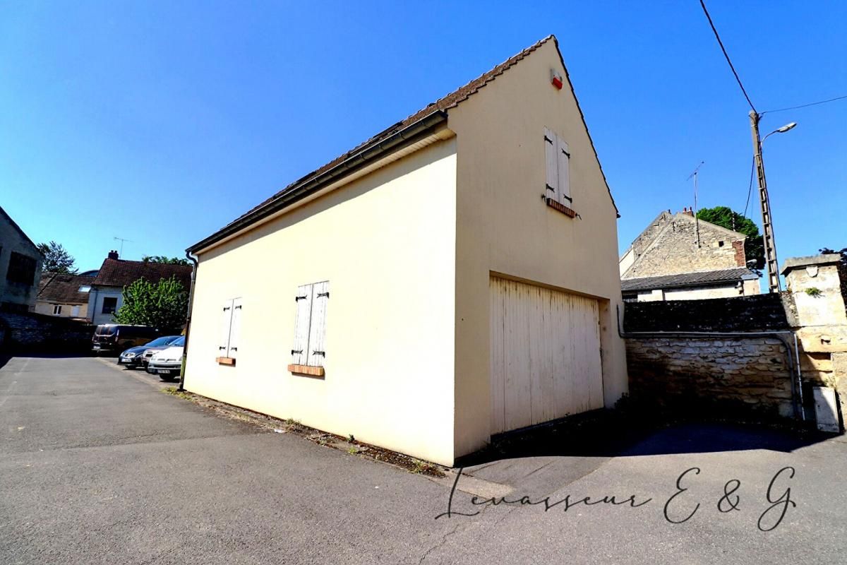MOUY MOUY 60250 - Maison à rénover de 200m² 5 chambres avec cour et garage 3
