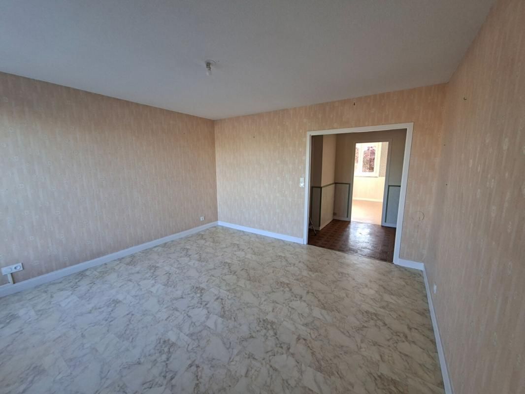 REZE Appartement Rezé 3 P. 61,76 M² . 2 Chs . Cave 2