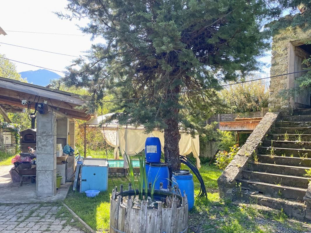 THOARD Maison Thoard 5 pièces 210 m2 + dépendances sur 3.6 hectares 4