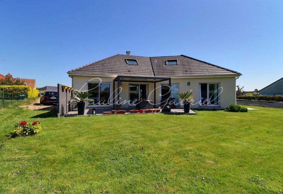 Maison familiale 4 chambres avec jardin et garage à Tancarville