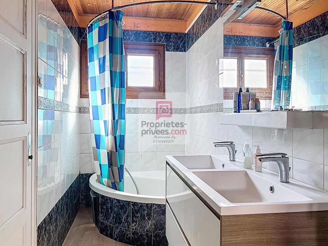 ALBERTVILLE Maison Albertville 8 pièces 227 m2 4