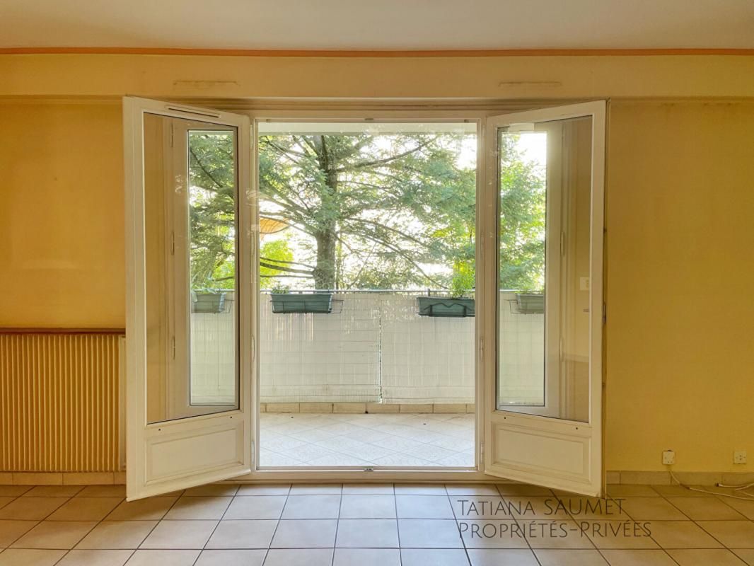 FONTAINES-SUR-SAONE Appartement Fontaines Sur Saône 5 pièce(s) 97m2 2