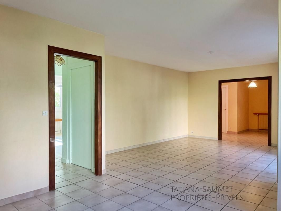 FONTAINES-SUR-SAONE Appartement Fontaines Sur Saône 5 pièce(s) 97m2 3