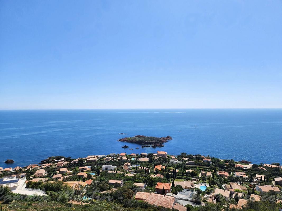 SAINT-RAPHAEL Terrain 3183m² vue mer avec PC accordé 2