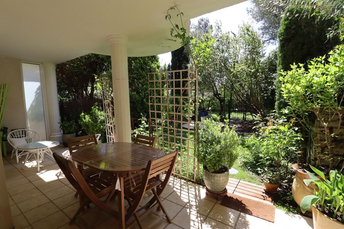 VILLENEUVE-LES-AVIGNON Appartement Villeneuve Les Avignon 2 pièce(s) 55 m2 1