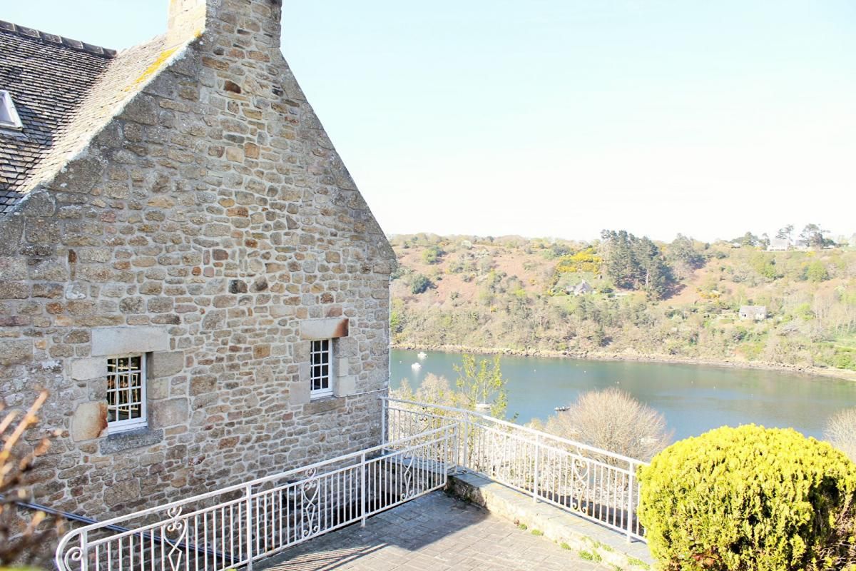 PLOULEC'H MAISON EN PIERRE A QUELQUES PAS DES PLAGES AVEC UNE MAGNIFIQUE VUE RIVIERE ET MER 3