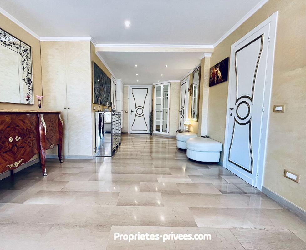 BEAULIEU-SUR-MER Beaulieu-Sur-Mer, 4 pièces 160m2, terrasse 81m2 3