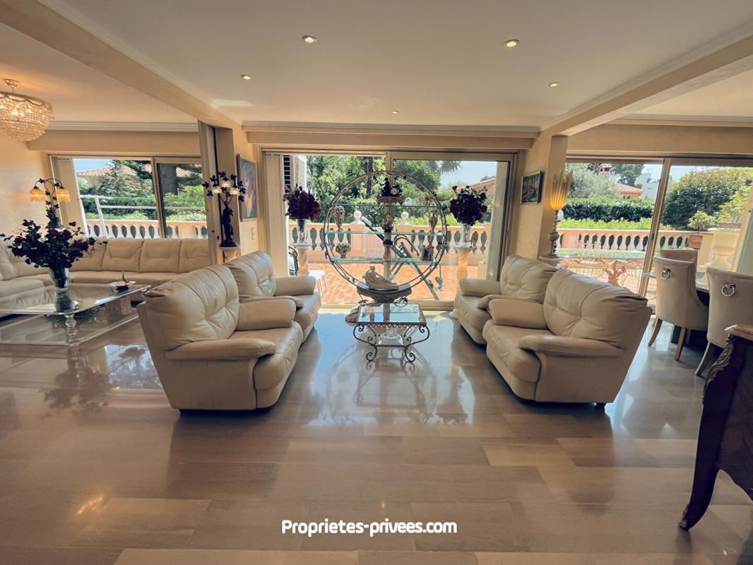 BEAULIEU-SUR-MER Beaulieu-Sur-Mer, 4 pièces 160m2, terrasse 81m2 4