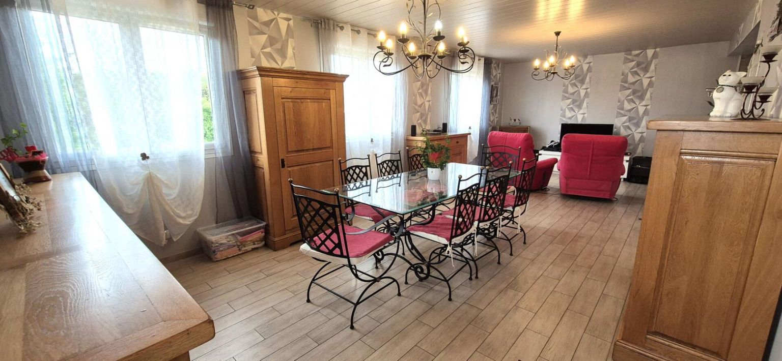 SAINT-DIZIER Belle Maison sur Sous-sol aménagée ou Ensemble Immobilier de 131 m² Rénové avec Cour, Terrasses, Dépendances et Terrain clos, arborés avec Vergers de 2384 m² Constructible 3