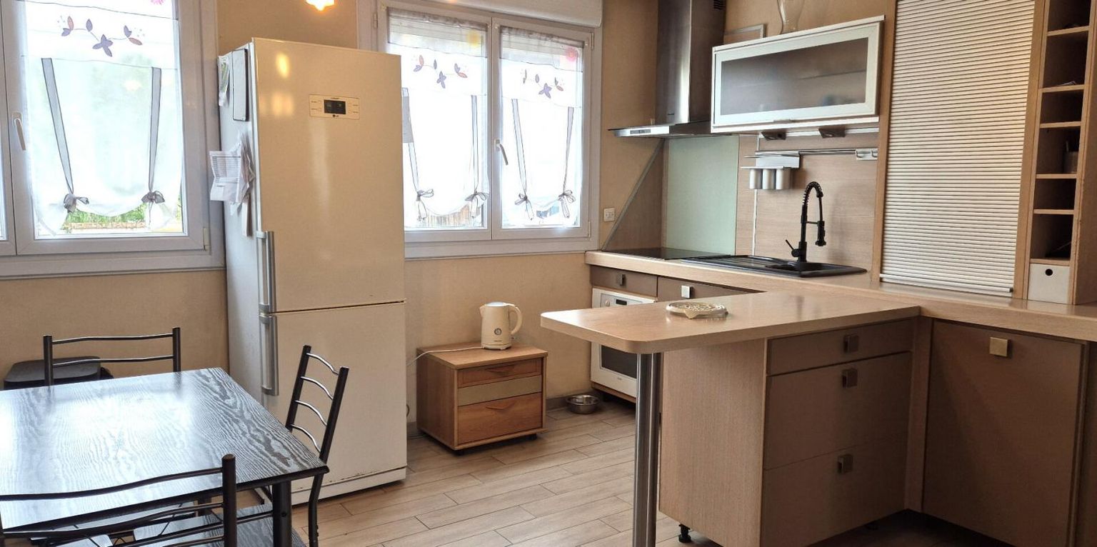 SAINT-DIZIER Belle Maison sur Sous-sol aménagée ou Ensemble Immobilier de 131 m² Rénové avec Cour, Terrasses, Dépendances et Terrain clos, arborés avec Vergers de 2384 m² Constructible 4