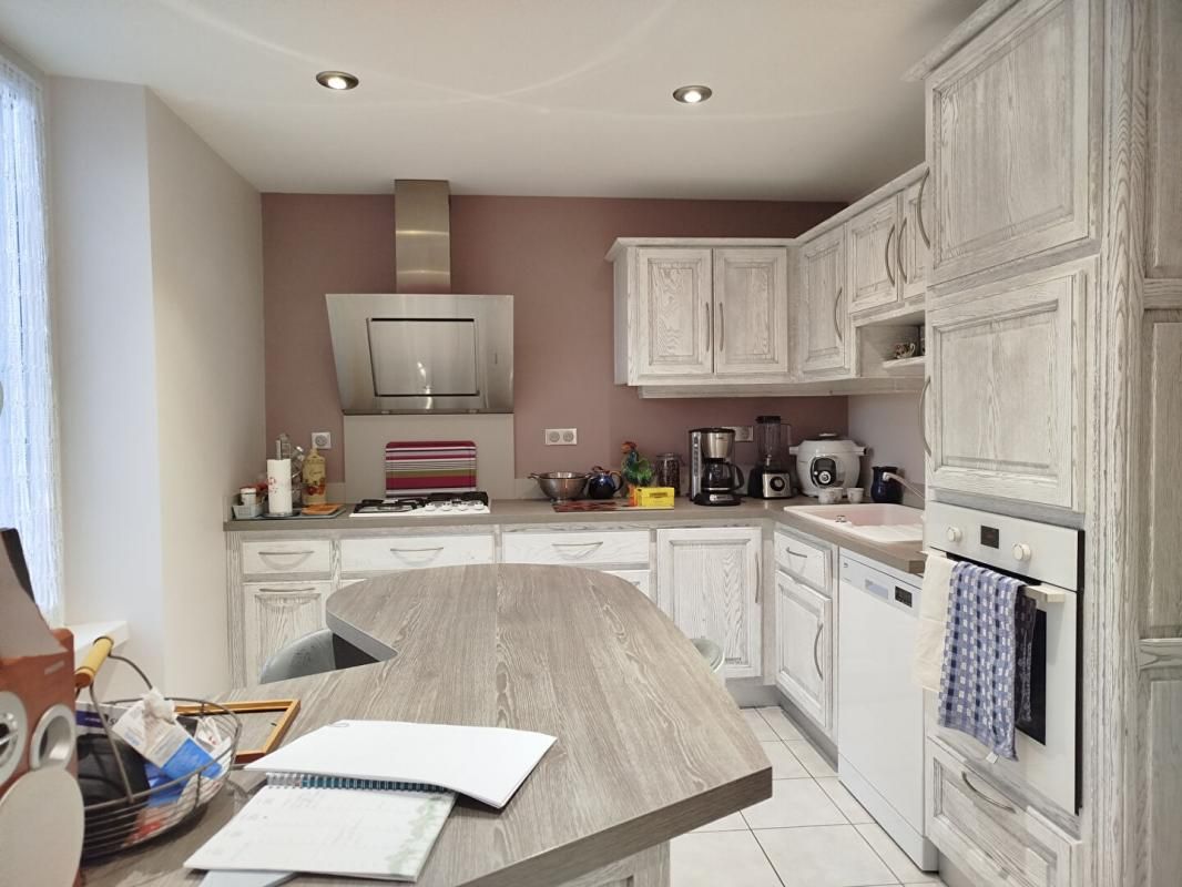 Jolie maison en pierre avec jardin et appartement indépendant