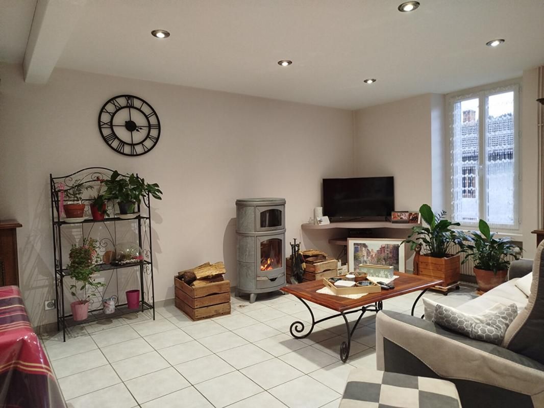 VERTOLAYE Jolie maison en pierre avec jardin et appartement  indépendant 2