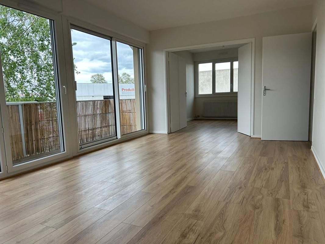 63100 CLERMONT FERRAND - LOCATION BUREAUX 104 m²