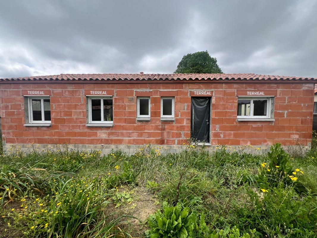 LA CASSAIGNE Maison La Cassaigne 104 m2 4