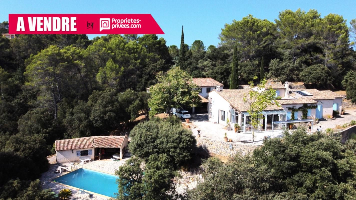 Propriété d'agrément Pignans 10 pièce(s) 225 m2 piscine dépendances