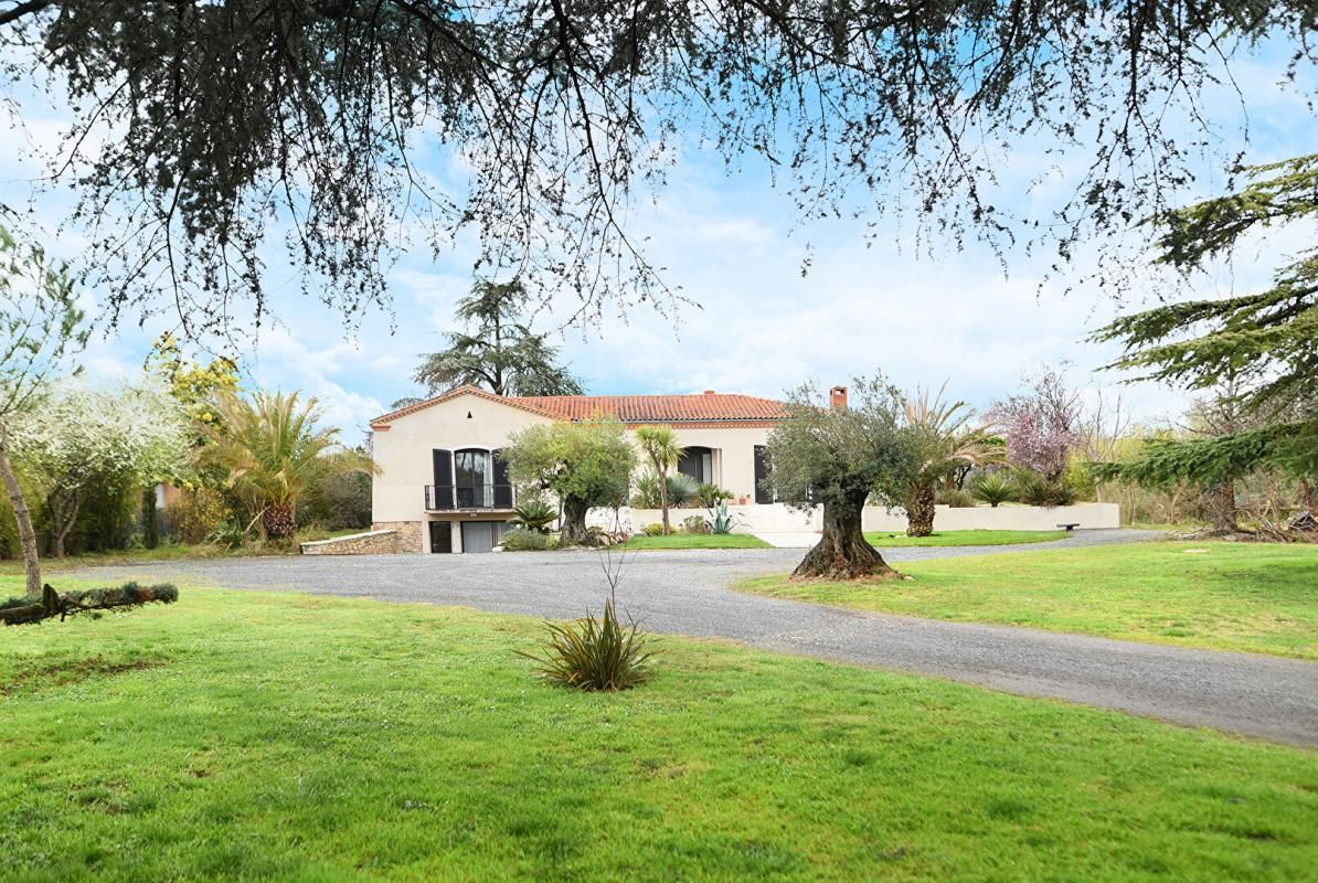 Vente VILLA ALBI 8 pieces 250m2 Jardin 3800m2 avec piscine