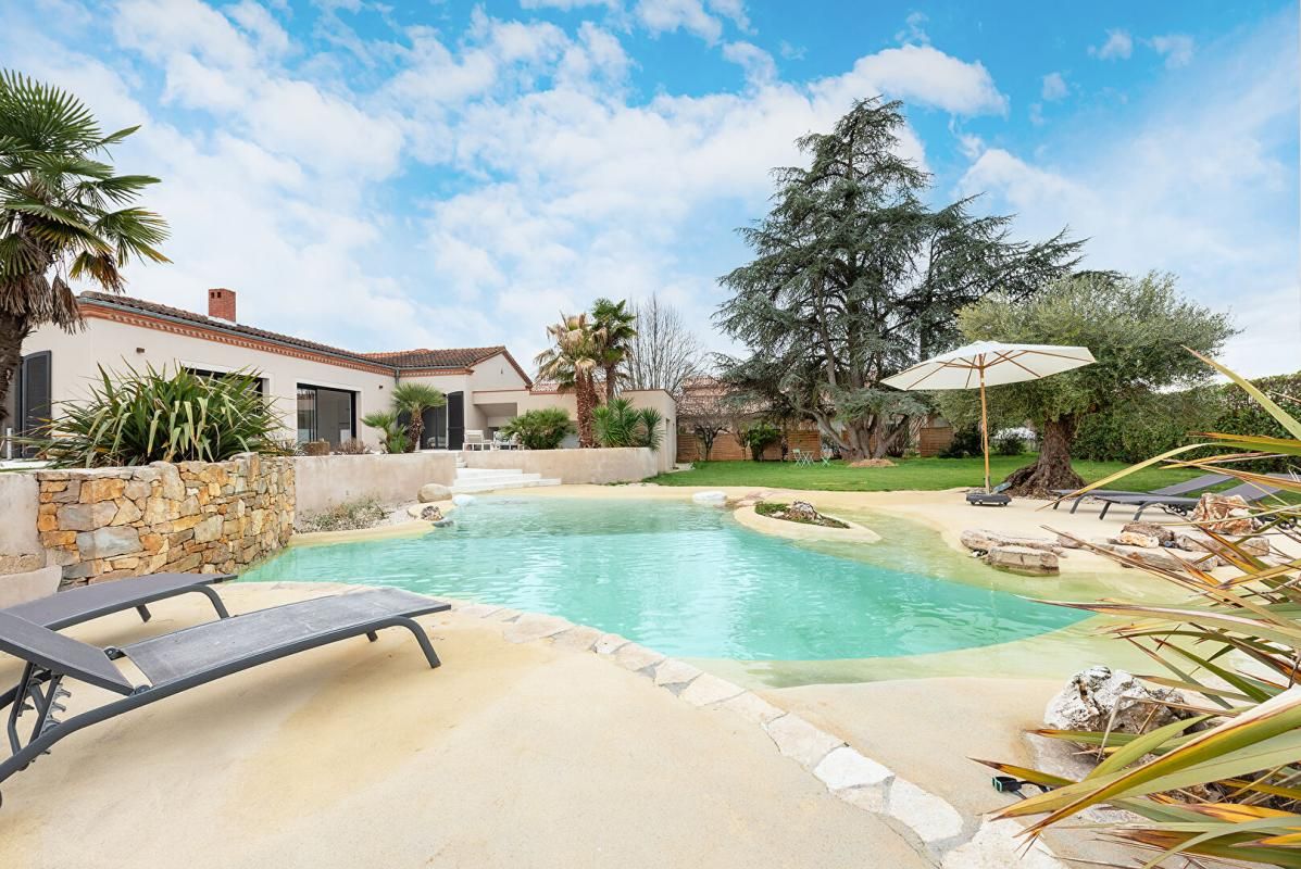 ALBI Vente VILLA ALBI 8 pieces 250m2 Jardin 3800m2 avec piscine 2