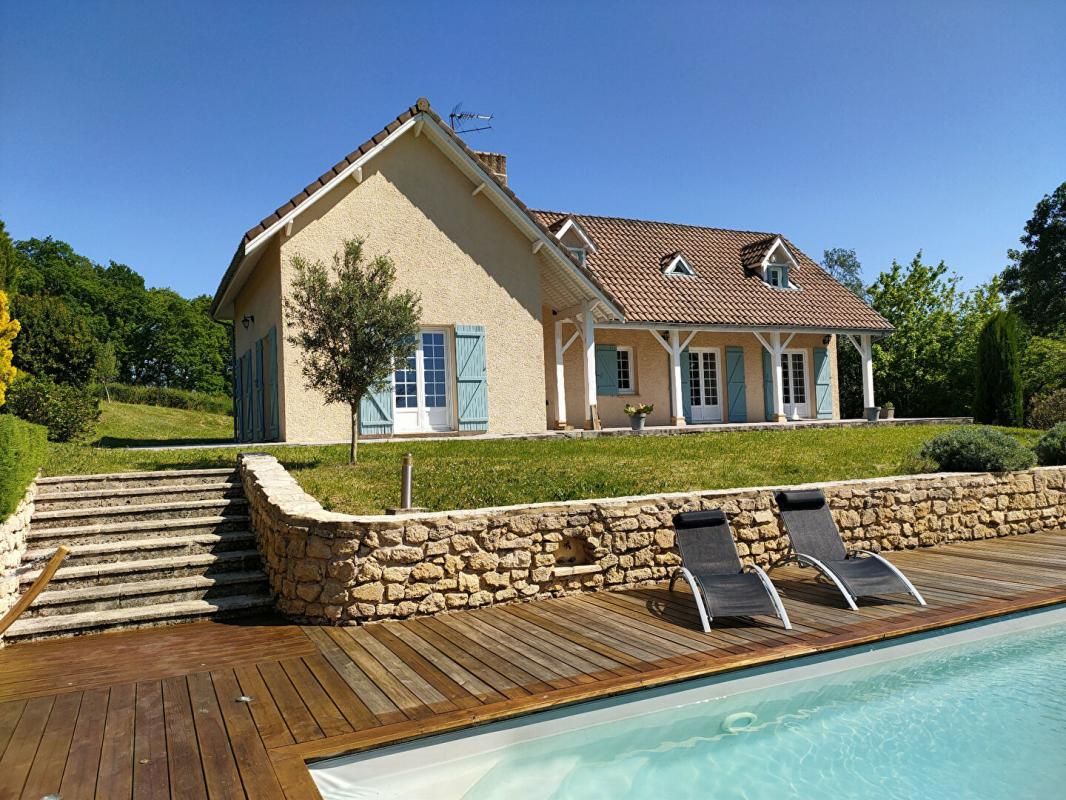 YVRAC BELLE PROPRIÉTÉ 175 m² - GARAGE 100 m² - PISCINE - TERRAIN 5328 m² 2