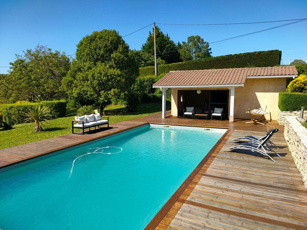 YVRAC BELLE PROPRIÉTÉ 175 m² - GARAGE 100 m² - PISCINE - TERRAIN 5328 m² 3