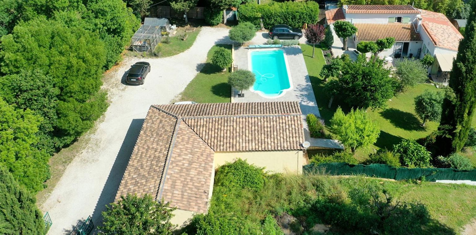LE VAL Villa sur 1700m² de terrain avec piscine, appartement et garage - LE VAL 2