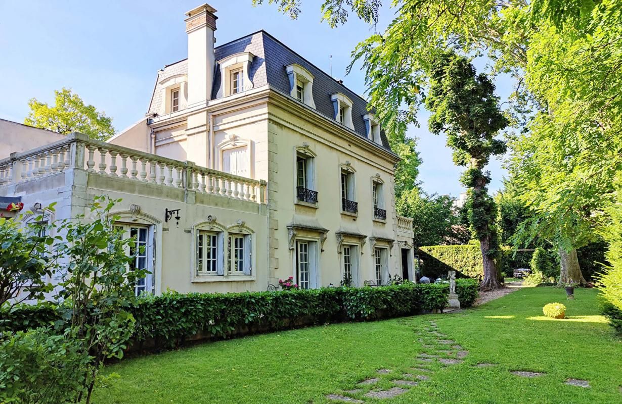 NEUILLY-PLAISANCE Demeure bourgeoise grand parc 8 pièces Neuilly-Plaisance (93360) 2
