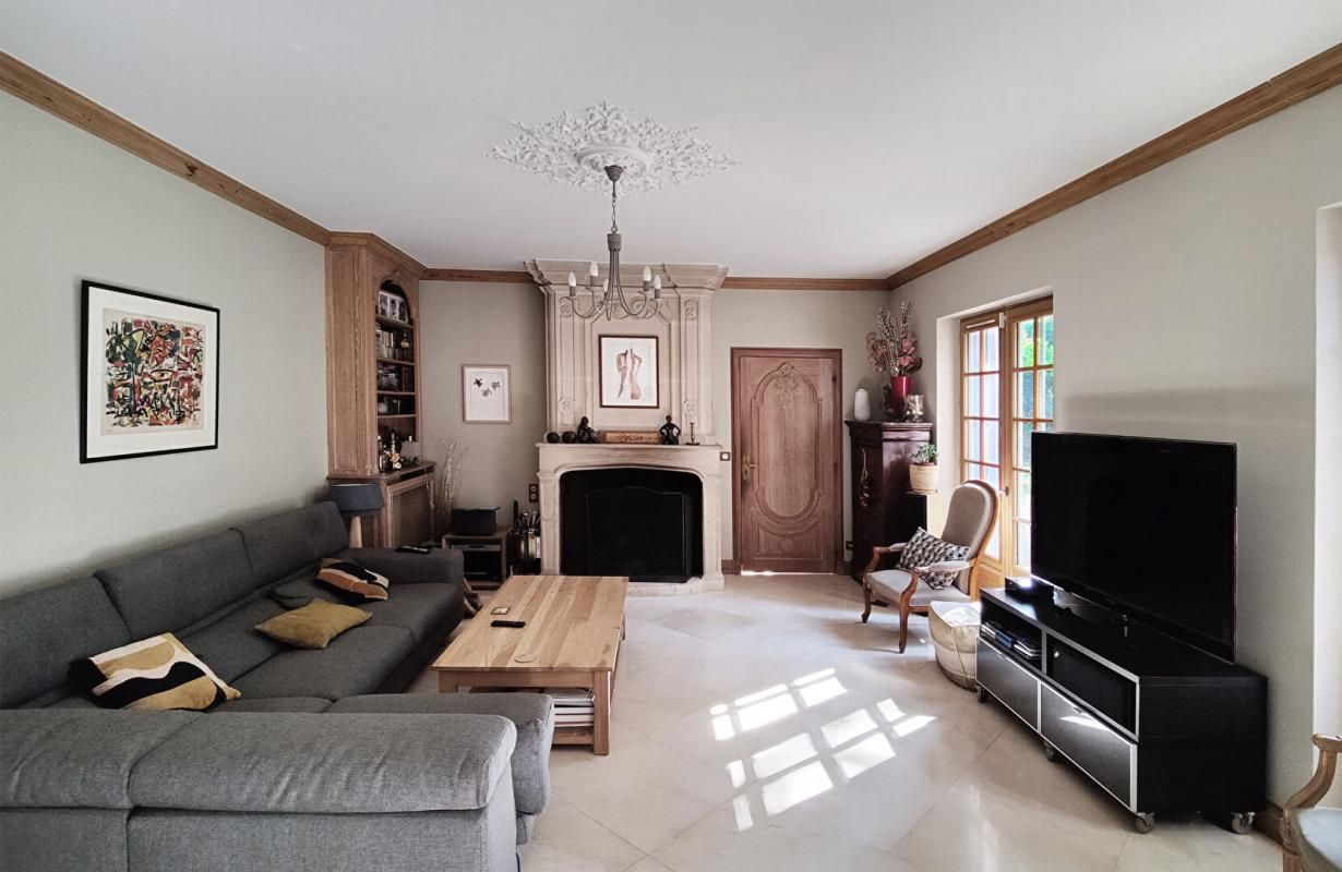 NEUILLY-PLAISANCE Demeure bourgeoise grand parc 8 pièces Neuilly-Plaisance (93360) 4