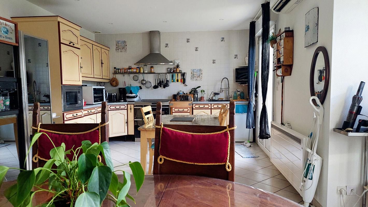 SERIS Maison individuelle de 228 m2 avec 5 chambres 4