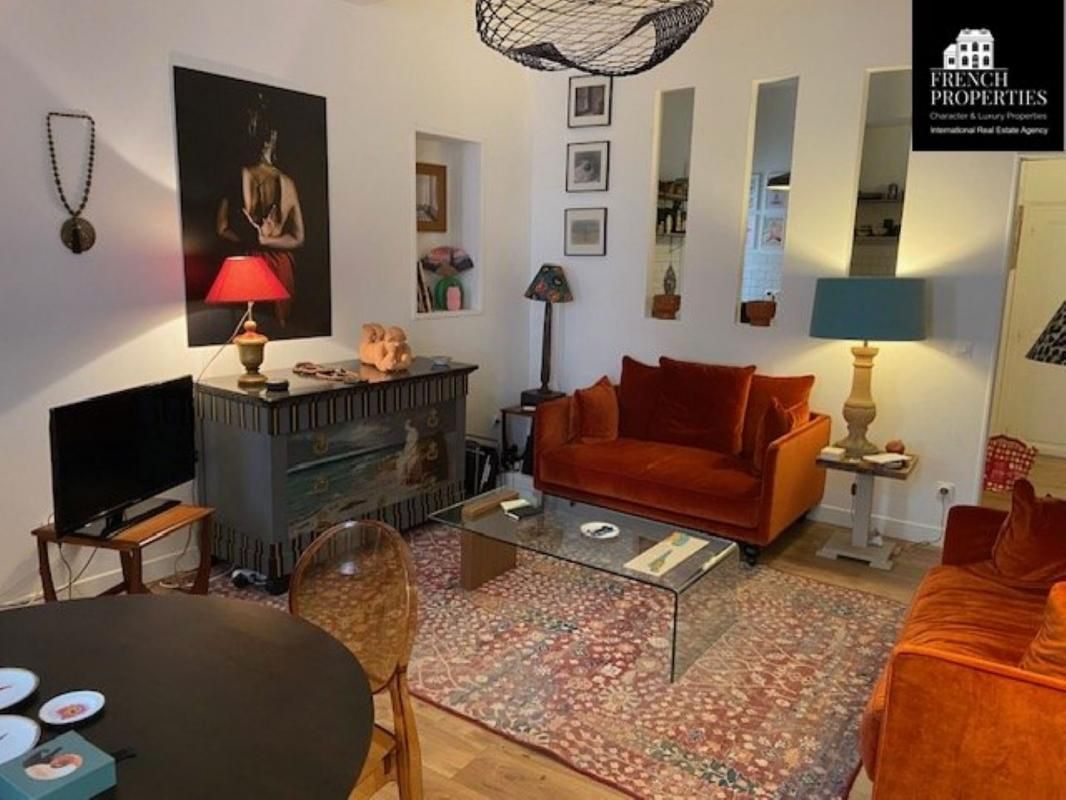 PERPIGNAN Appartement T2 de 51.50m² rénové -- Premier étage -- Bel immeuble ancien -- Hyper centre ville de Perpignan 3