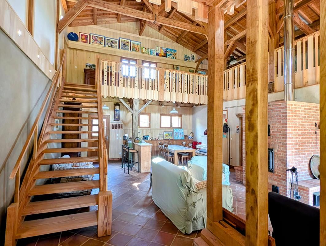 POUY-DE-TOUGES Maison ancienne 235 m2 et maison ossature bois 60 m² sur terrain de 7468 m² 4