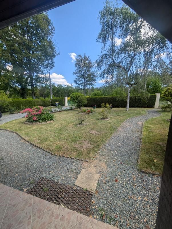 A VENDRE  49390 LA BREILLE LES PINS   PAVILLON  122 M²  AVEC GARAGE ET JARDIN