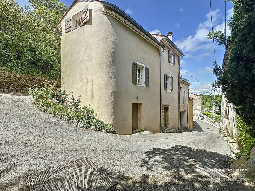 LA VERDIERE Maison de village 6 pièces avec terrasse tropézienne et garage double 2