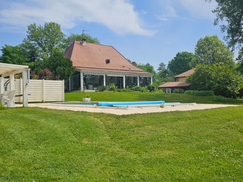 BASSILLAC Belle maison familiale de 207 m² avec studio indépendant, piscine et vaste terrain arboré 3