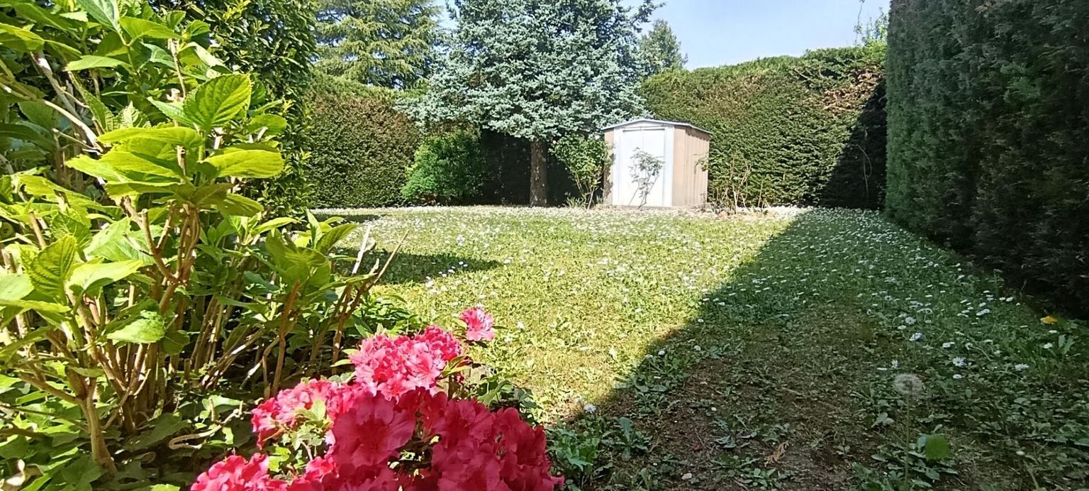 QUINCY-SOUS-SENART Maison Quincy Sous Senart 8 pièces 133 m2 au sol avec sous-sol total 4