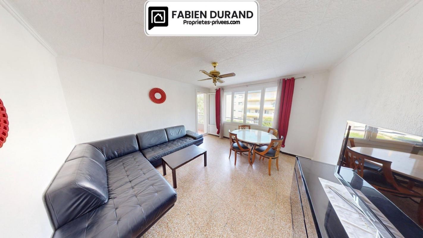 FREJUS Appartement traversant, 3 pièces avec 2 chambres 56 m² 2
