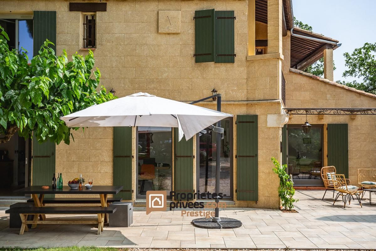 UZES UZES, proche Pont du Gard , belle villa avec piscine 4