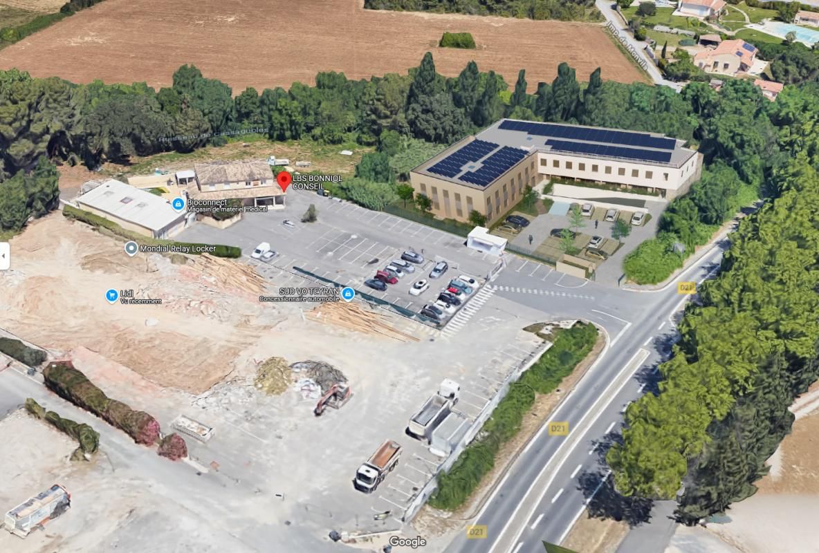 TEYRAN Local pour activités de services, professions libérales, ... de 125.81 m2 & 2 stationnements en extérieur + 3 parkings en sous-sol 2
