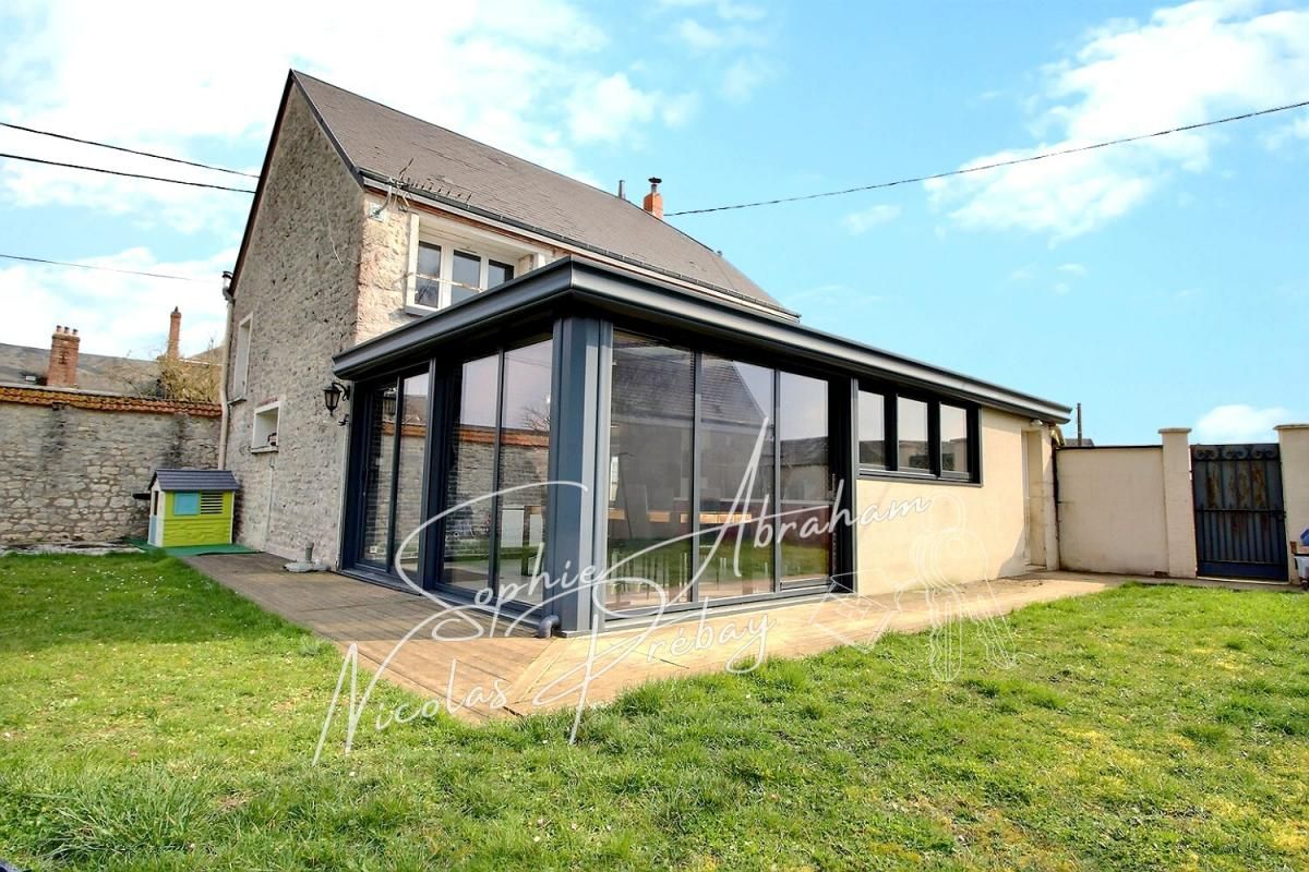 Maison de 4 pièces avec grand jardin clos de murs et garage double !